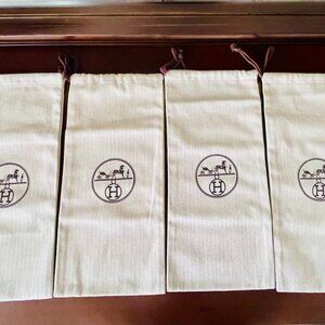 Hermès  Herringbone Twill Set of 4 Shoe Dust Bags, Authentic